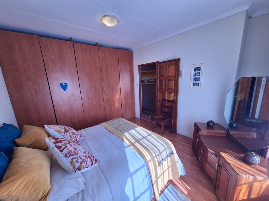 6 Bedroom Property for Sale in Olifantsnek North West